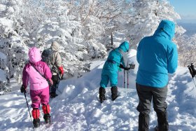 天狗岳からの下山中の休憩1