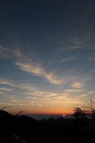 雲取山荘前から見る日の出