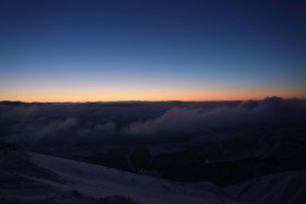 夜明け前