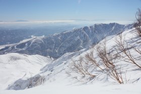 吸い込まれそうな斜面