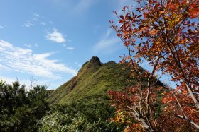 紅葉と剣ヶ峰