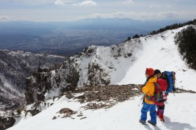 佐久市街と剣ヶ峰の展望