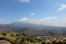 あずま屋からの富士山