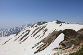 唐松岳へ続く稜線