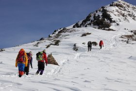 硫黄岳山頂へ