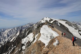 稜線上の雪庇