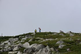 双六岳山頂へ